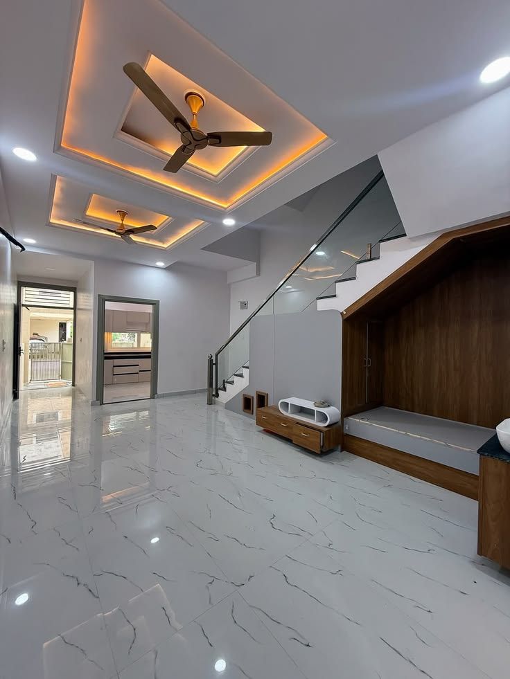 Renovated staircase hall with new ceiling and flooring
